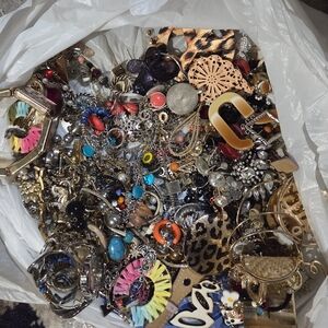 2.7 Lbs Vintage To Now Bundle Wearable Jewlery